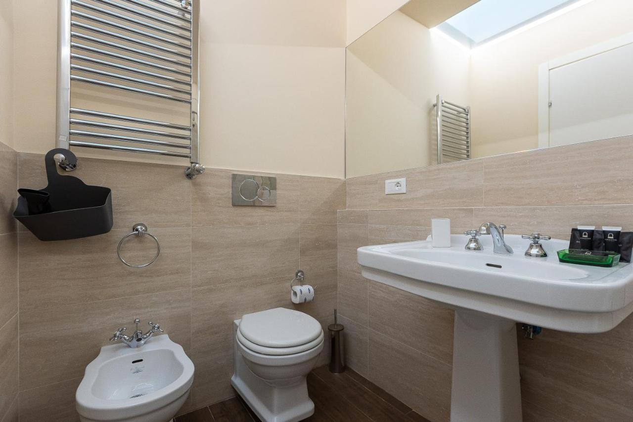 Spa Apartment Via Barberini Rome Exterior photo