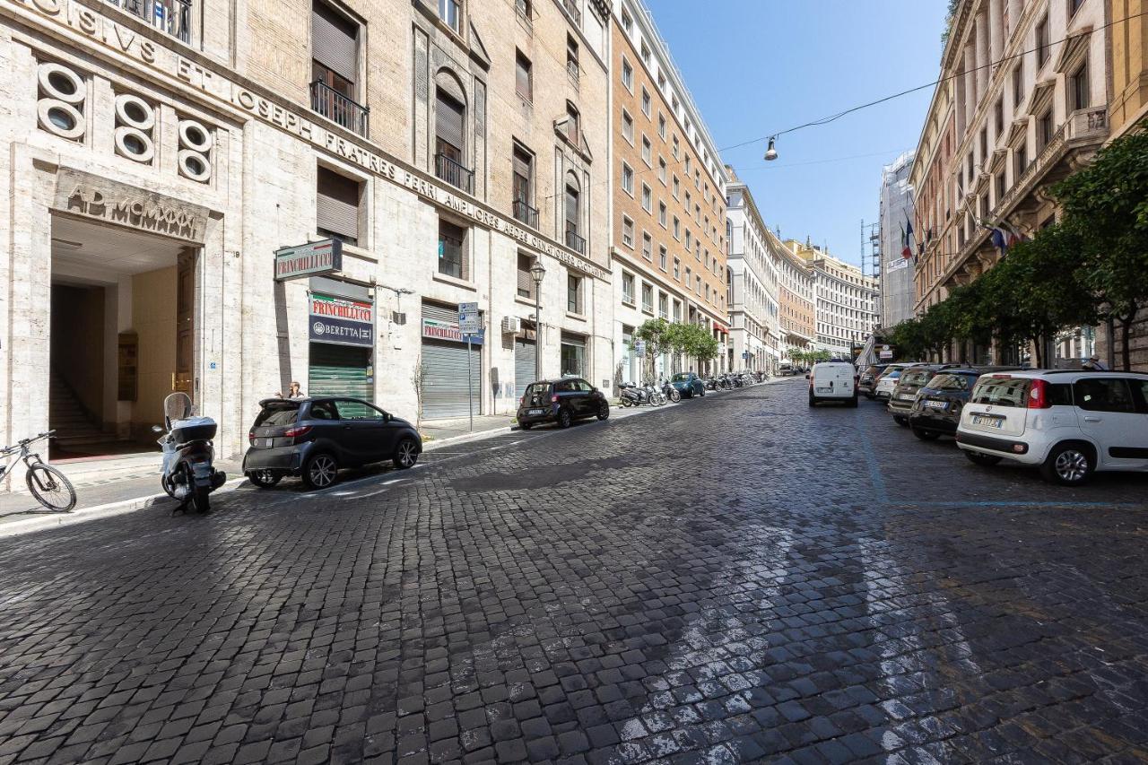Spa Apartment Via Barberini Rome Exterior photo