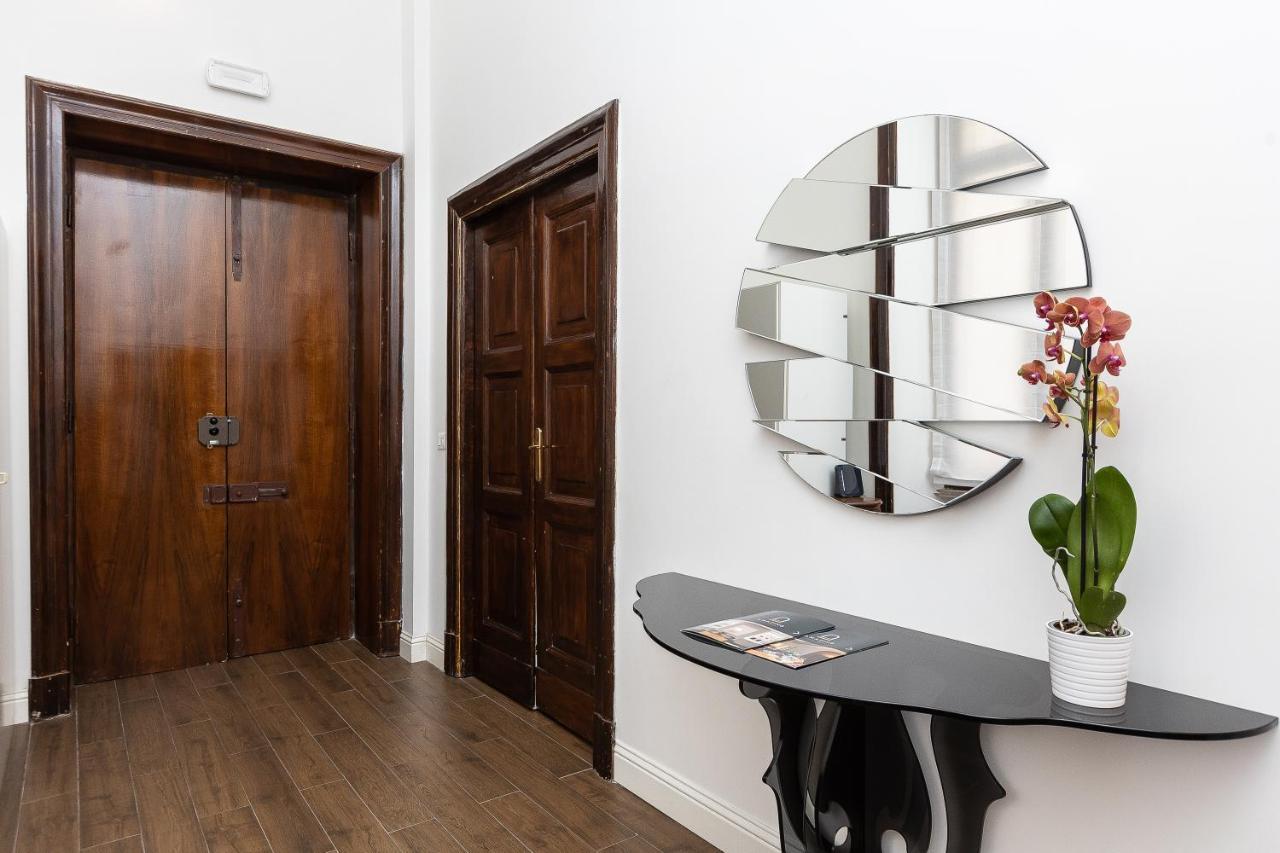 Spa Apartment Via Barberini Rome Exterior photo