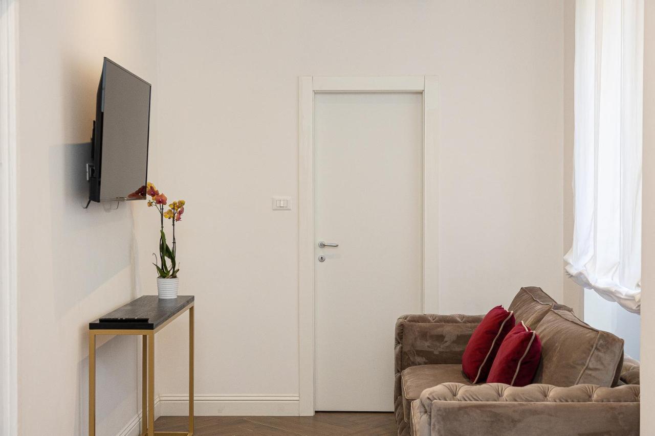 Spa Apartment Via Barberini Rome Exterior photo