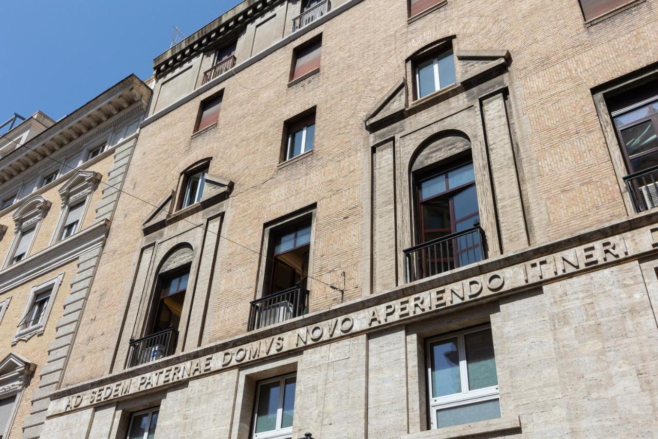 Spa Apartment Via Barberini Rome Exterior photo